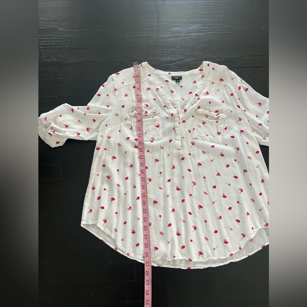 Torrid blouses size 1 - Picture 6 of 10